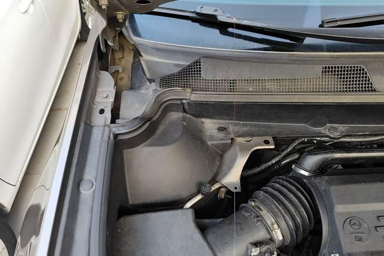 Used Cadillac SRX 2012 3.0L Leading Model Engine Bay Right