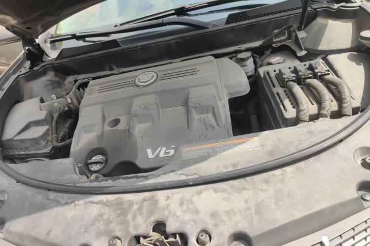 Used Cadillac SRX 2012 3.0L Elite Edition Engine Bay