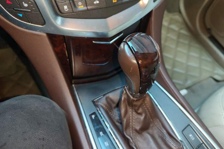 Used Cadillac SRX 2012 3.0L Leading Model Gear Lever