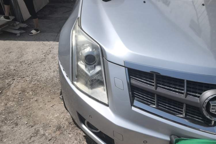 Used Cadillac SRX 2012 3.0L Leading Model Right Front Headlight