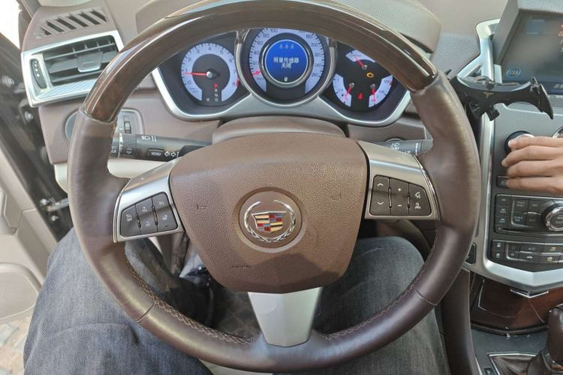 Used Cadillac SRX 2012 3.0L Flagship Version Steering Wheel