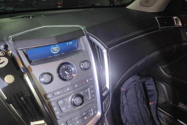 Used Cadillac SRX 2012 3.0L Elite Edition Audio And AC Panel