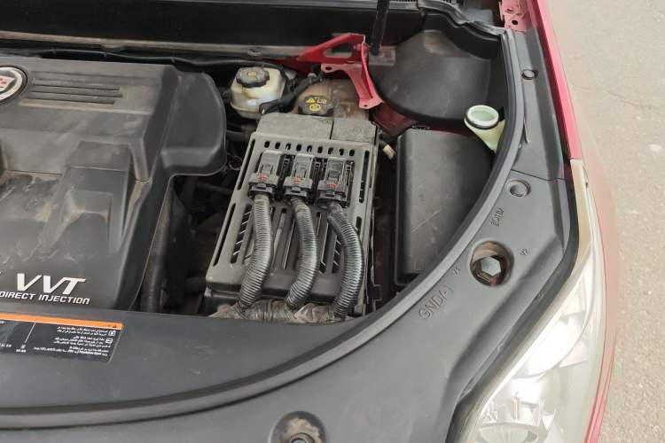 Used Cadillac SRX 2012 3.0L Comfort Model Engine Bay Left