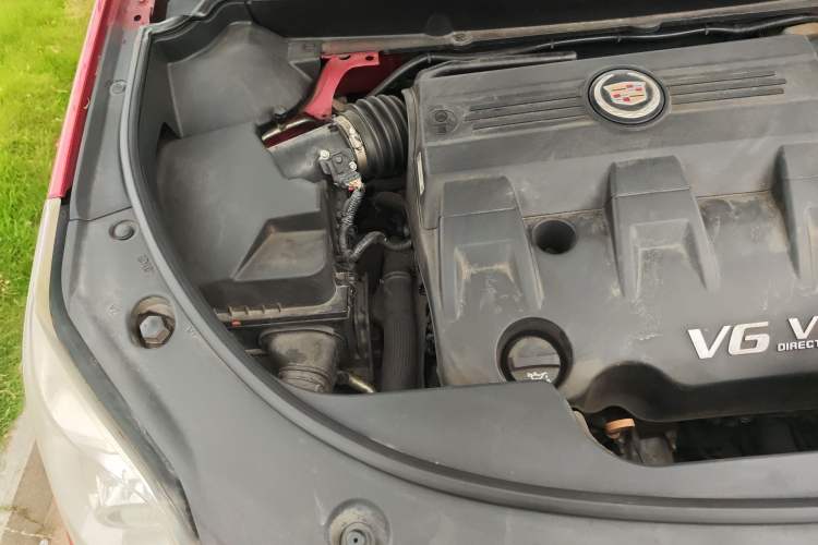 Used Cadillac SRX 2012 3.0L Comfort Model Engine Bay Right