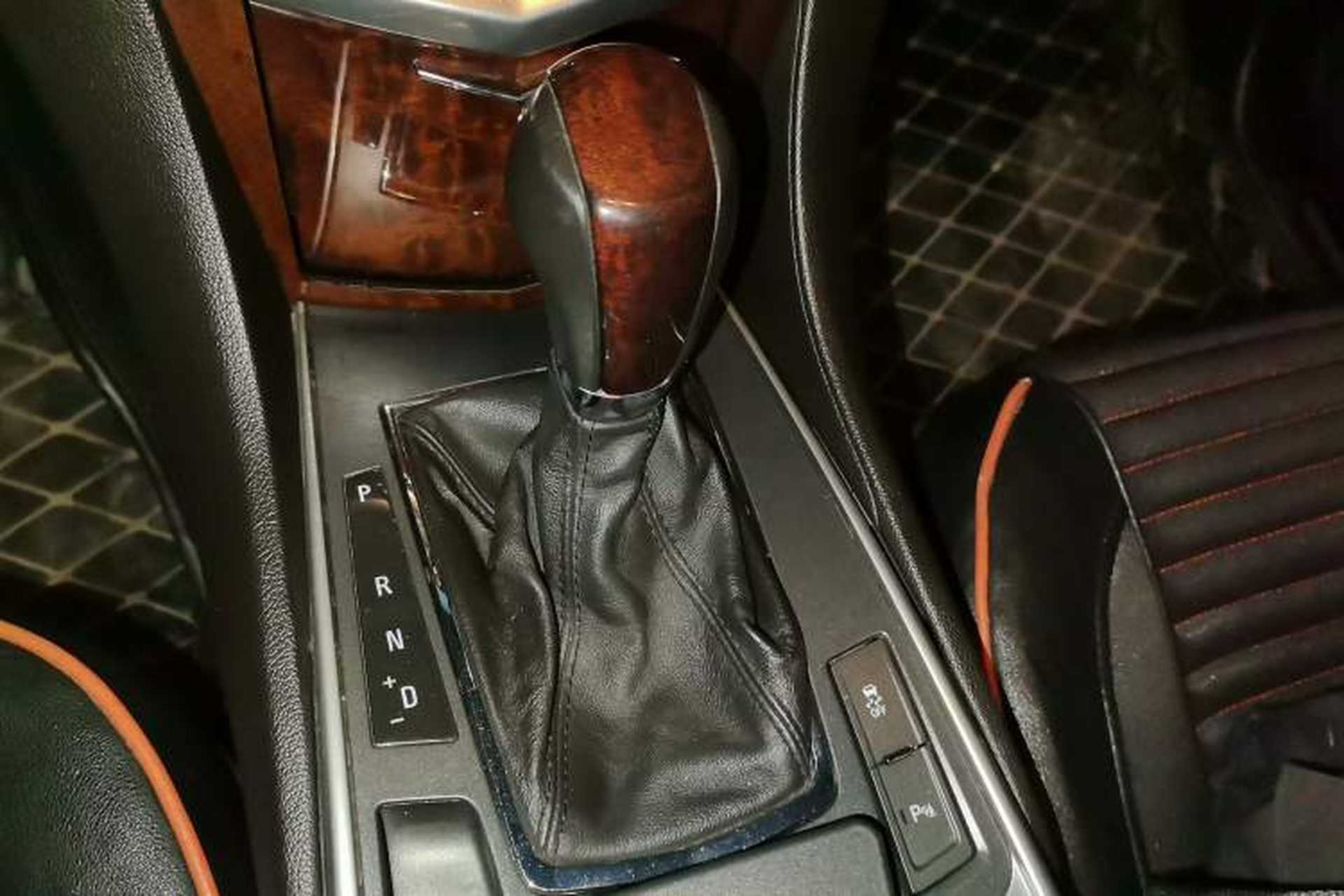 Used Cadillac SRX 2012 3.0L Elite Edition Gear Lever