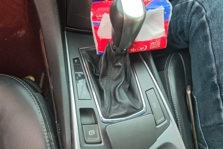 Used Cadillac SRX 2012 3.0L Comfort Model Gear Lever