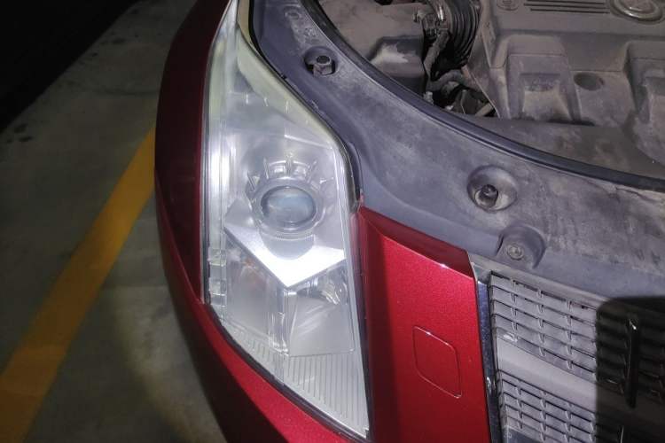 Used Cadillac SRX 2012 3.0L Elite Edition Right Front Headlight
