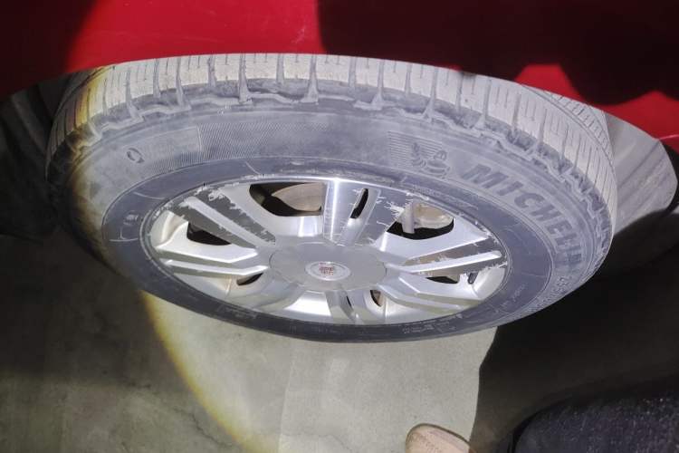 Used Cadillac SRX 2012 3.0L Elite Edition Right Front Wheel Hub