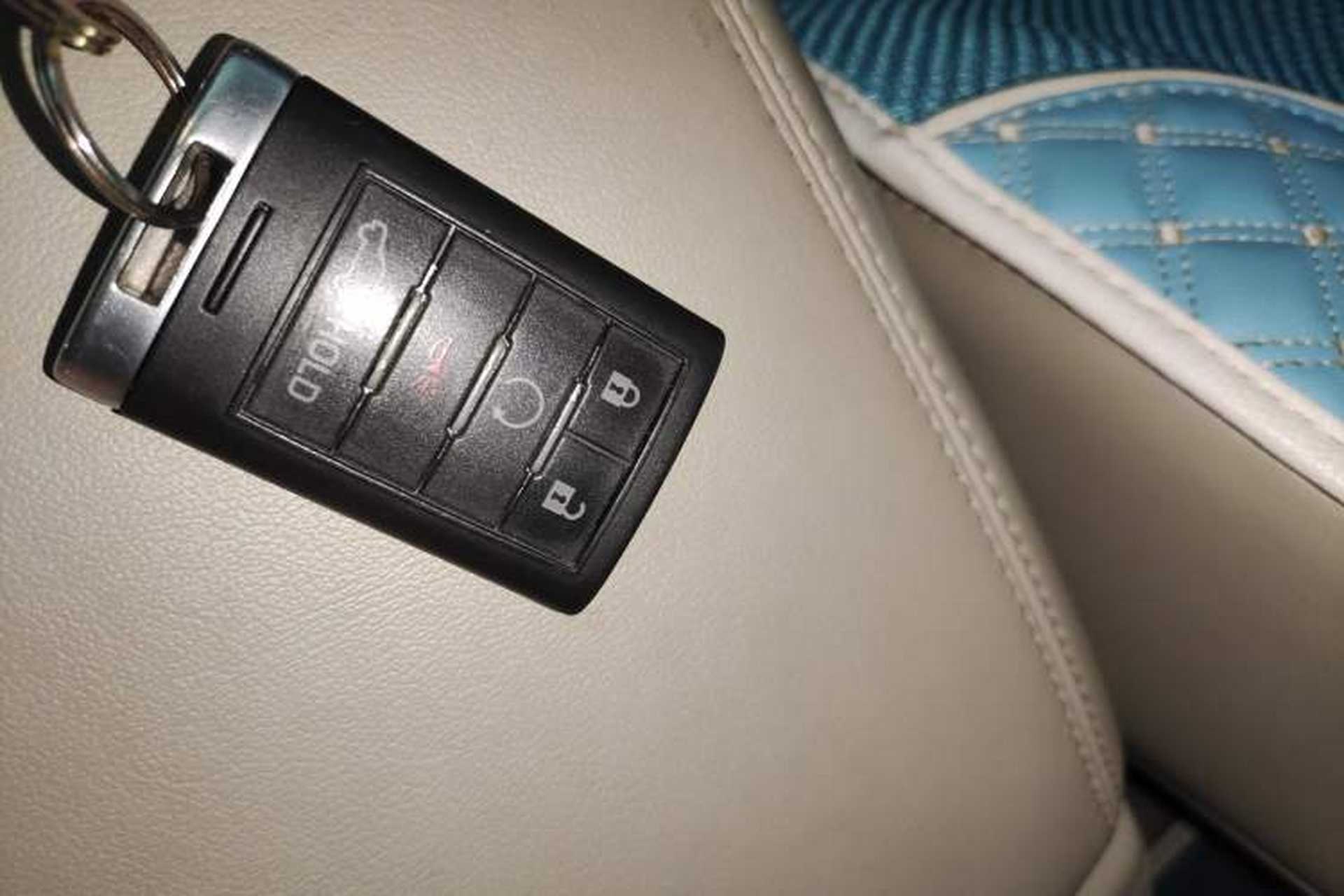 Used Cadillac SRX 2012 3.0L Elite Edition Vehicle Key