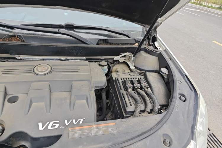 Used Cadillac SRX 2012 3.0L Comfort Model Engine Bay Left