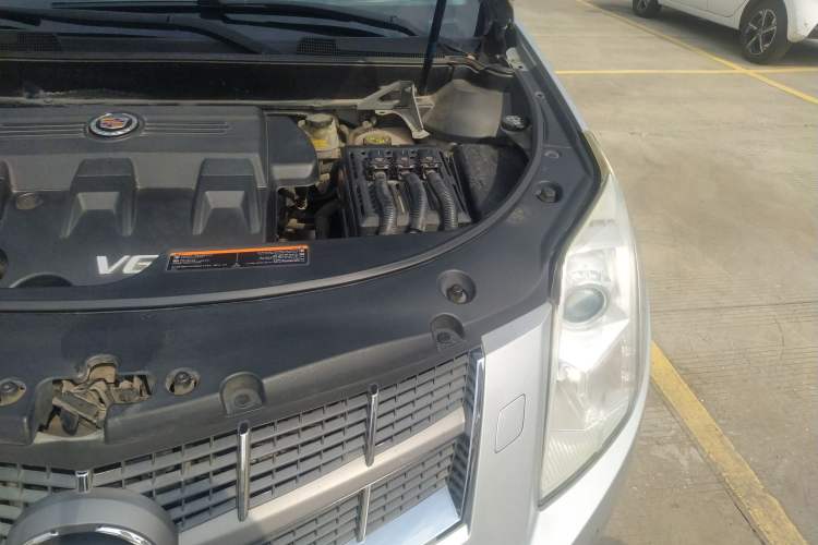 Used Cadillac SRX 2012 3.0L Elite Edition Engine Bay Left