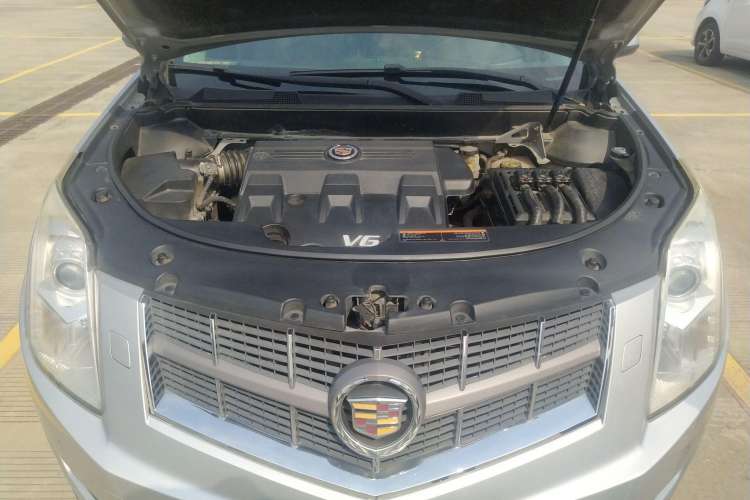 Used Cadillac SRX 2012 3.0L Elite Edition Engine Bay
