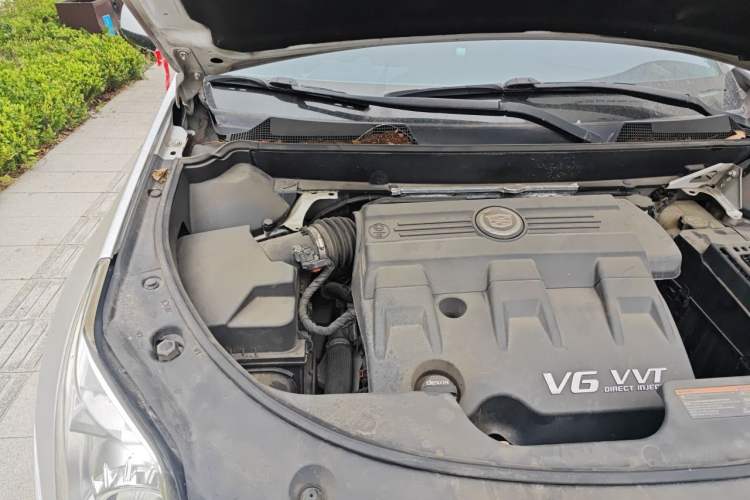 Used Cadillac SRX 2012 3.0L Comfort Model Engine Bay Right