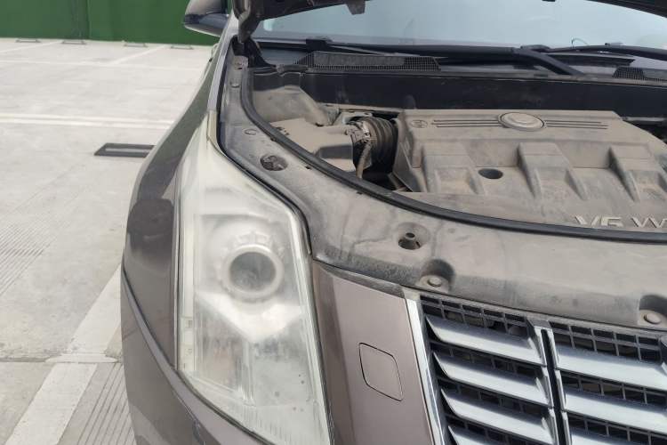 Used Cadillac SRX 2012 3.0L Elite Edition Engine Bay Right