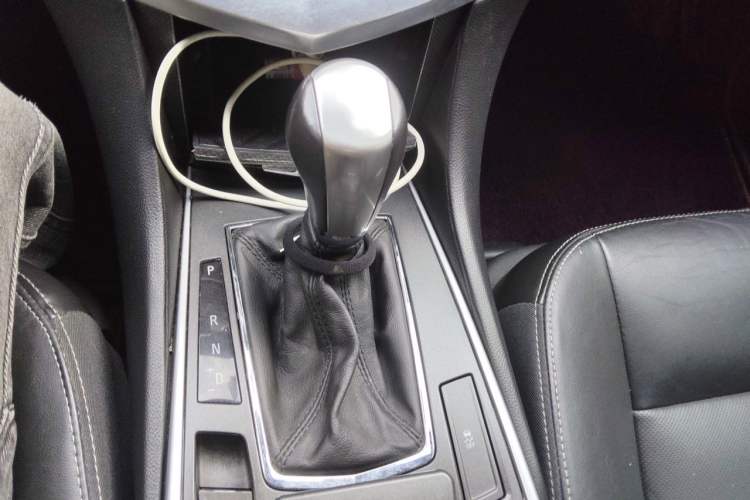Used Cadillac SRX 2012 3.0L Comfort Model Gear Lever
