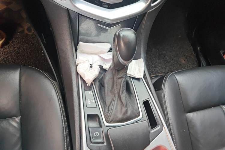 Used Cadillac SRX 2012 3.0L Comfort Model Gear Lever