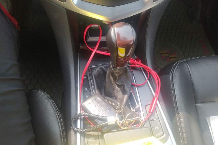 Used Cadillac SRX 2012 3.0L Elite Edition Gear Lever