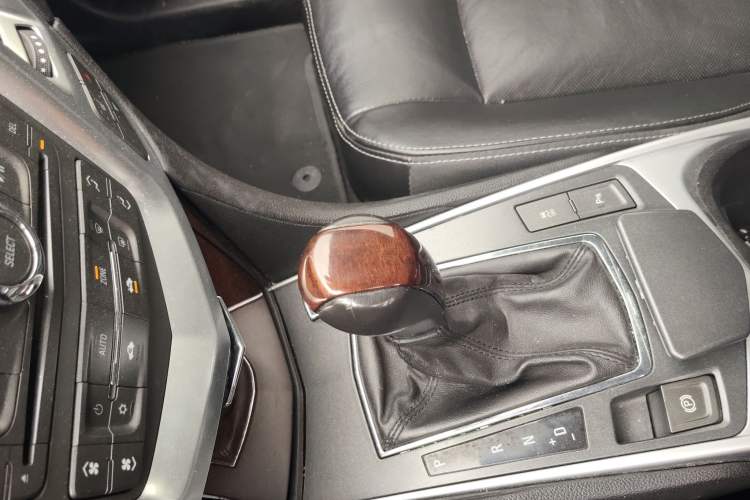 Used Cadillac SRX 2012 3.0L Elite Edition Gear Lever