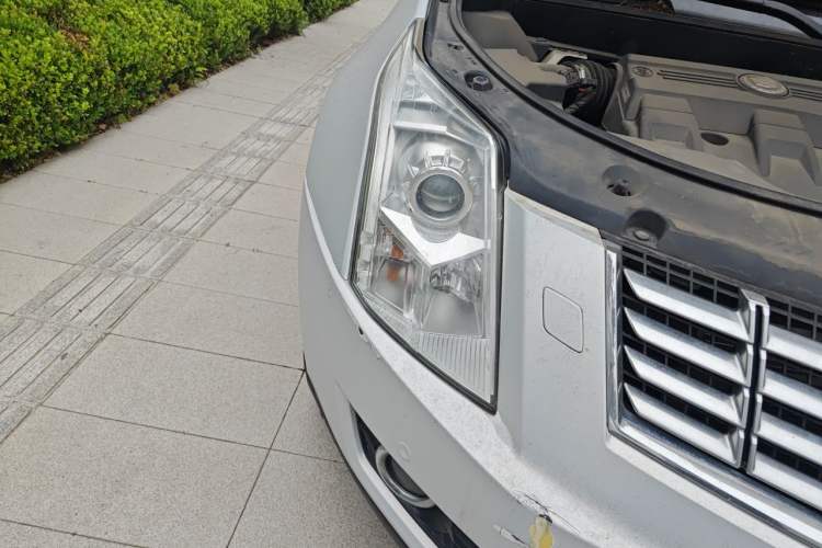 Used Cadillac SRX 2012 3.0L Comfort Model Right Front Headlight