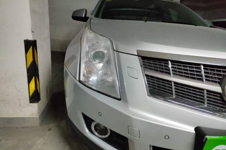 Used Cadillac SRX 2012 3.0L Leading Model Right Front Headlight