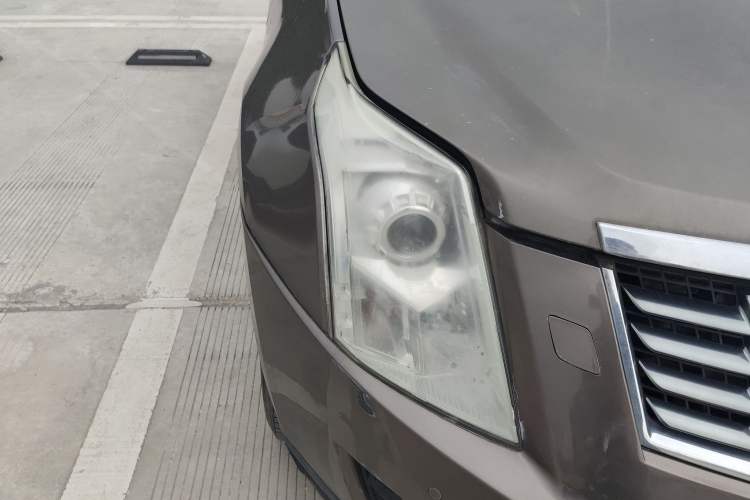Used Cadillac SRX 2012 3.0L Elite Edition Right Front Headlight