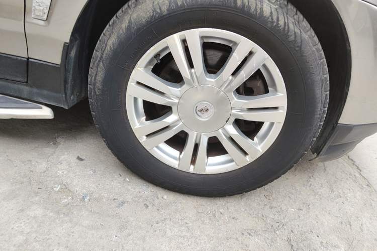 Used Cadillac SRX 2012 3.0L Comfort Model Right Front Wheel Hub