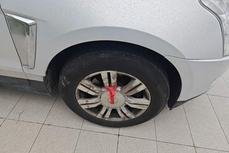 Used Cadillac SRX 2012 3.0L Comfort Model Right Front Wheel Hub