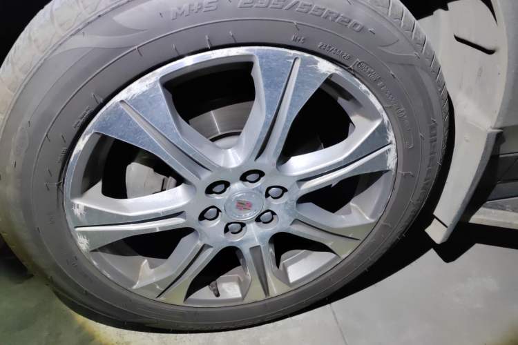 Used Cadillac SRX 2012 3.0L Leading Model Right Front Wheel Hub