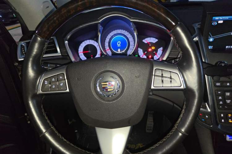 Used Cadillac SRX 2012 3.0L Elite Edition Steering Wheel