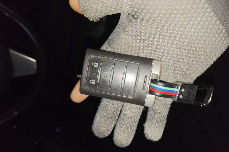 Used Cadillac SRX 2012 3.0L Elite Edition Vehicle Key