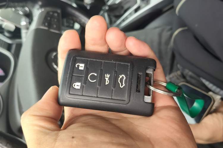 Used Cadillac SRX 2012 3.0L Elite Edition Vehicle Key