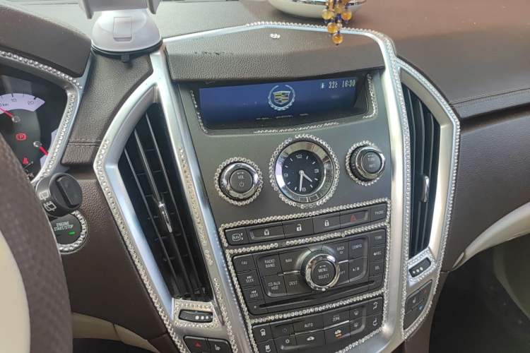 Used Cadillac SRX 2012 3.0L Elite Edition Audio And AC Panel