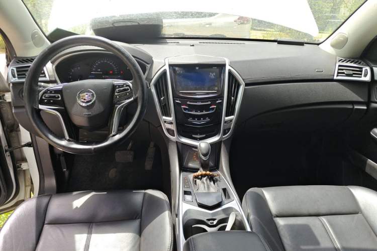 Used Cadillac SRX 2012 3.0L Comfort Model Center Console