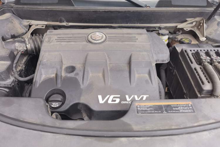 Used Cadillac SRX 2012 3.0L Elite Edition Engine Bay