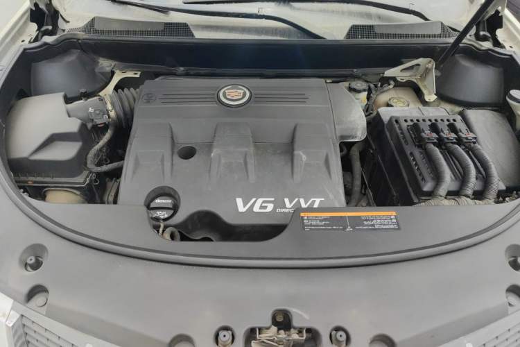 Used Cadillac SRX 2012 3.0L Elite Edition Engine Bay