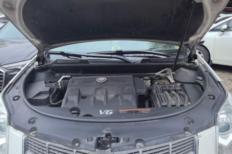 Used Cadillac SRX 2012 3.0L Elite Edition Engine Bay