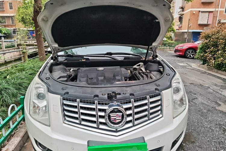 Used Cadillac SRX 2012 3.0L Elite Edition Engine Bay