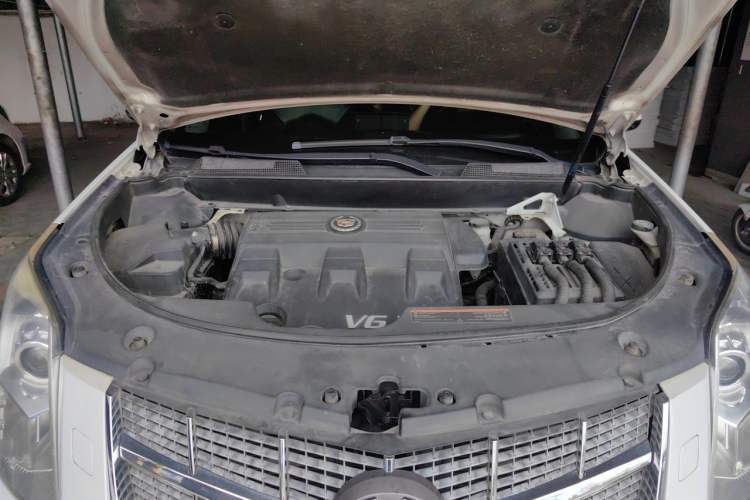 Used Cadillac SRX 2012 3.0L Elite Edition Engine Bay