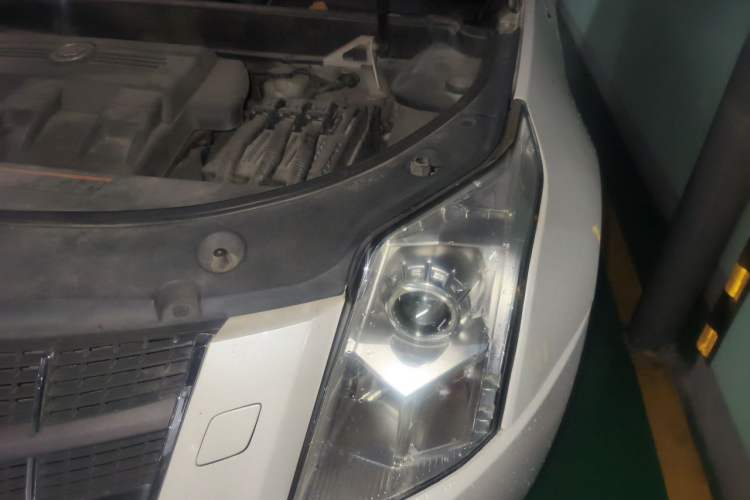 Used Cadillac SRX 2012 3.0L Elite Edition Engine Bay Left