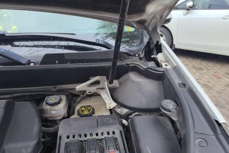 Used Cadillac SRX 2012 3.0L Elite Edition Engine Bay Left