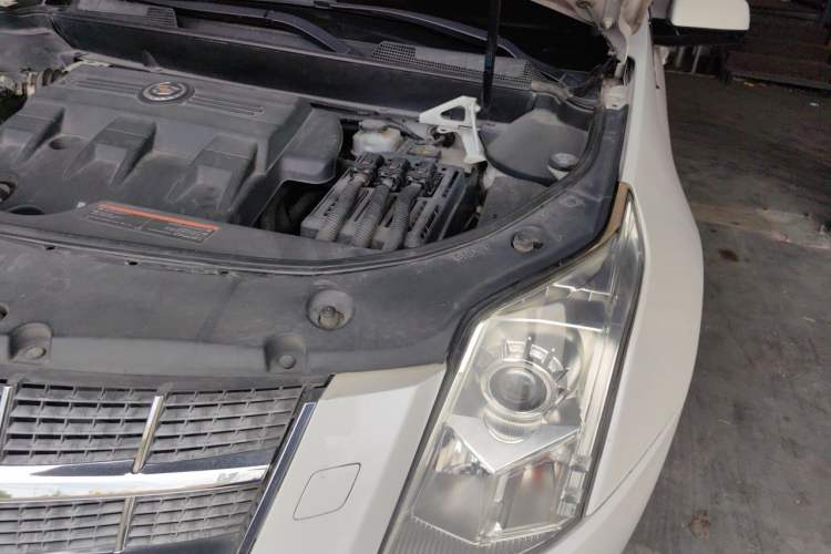 Used Cadillac SRX 2012 3.0L Elite Edition Engine Bay Left