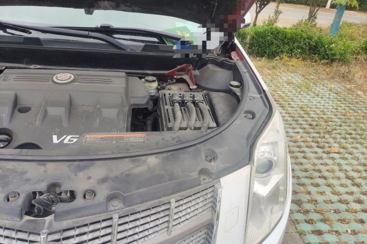 Used Cadillac SRX 2012 3.0L Elite Edition Engine Bay Left