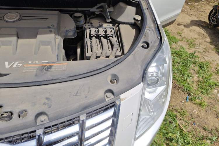 Used Cadillac SRX 2012 3.0L Comfort Model Engine Bay Left