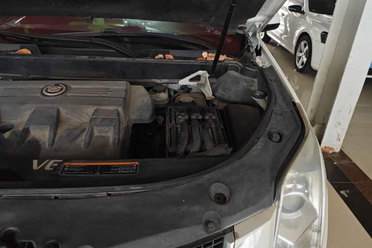Used Cadillac SRX 2012 3.0L Elite Edition Engine Bay Left