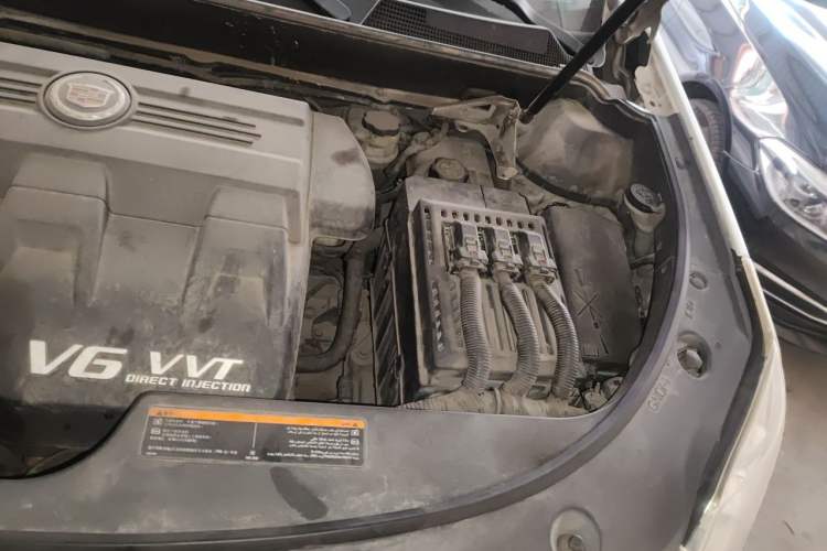 Used Cadillac SRX 2012 3.0L Luxury Model Engine Bay Left