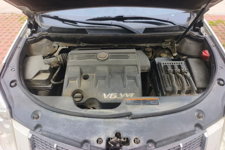 Used Cadillac SRX 2012 3.0L Elite Edition Engine Bay