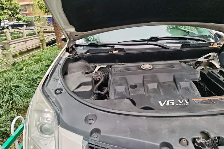 Used Cadillac SRX 2012 3.0L Elite Edition Engine Bay Right