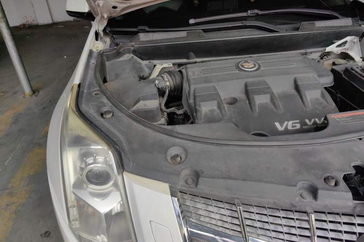 Used Cadillac SRX 2012 3.0L Elite Edition Engine Bay Right