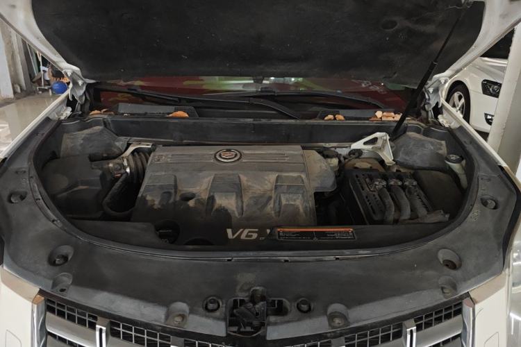 Used Cadillac SRX 2012 3.0L Elite Edition Engine Bay