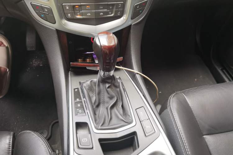 Used Cadillac SRX 2012 3.0L Elite Edition Gear Lever
